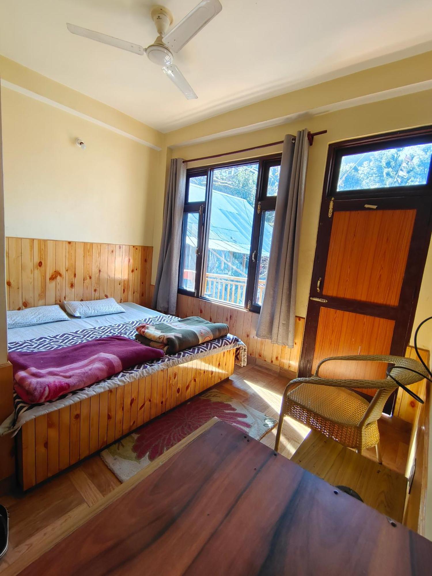 Trinity Homestay Kasol Exteriér fotografie